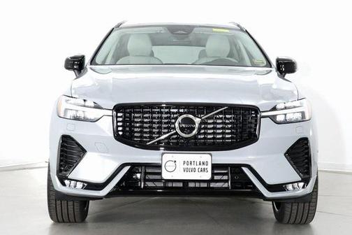 2025 Volvo XC60 B5 Ultra