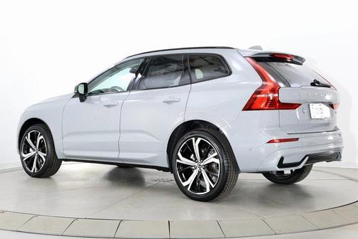 2025 Volvo XC60 B5 Ultra