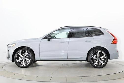2025 Volvo XC60 B5 Ultra