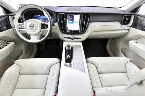 2025 Volvo XC60 B5 Ultra