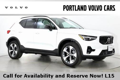 2025 Volvo XC40 Plus Dark Theme