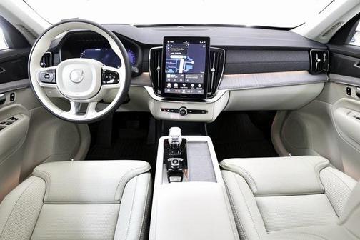 2026 Volvo XC90 B6 Ultra Dark Theme 7-Seater