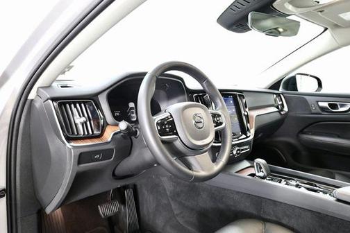 2024 Volvo S60 B5 Plus Dark Theme