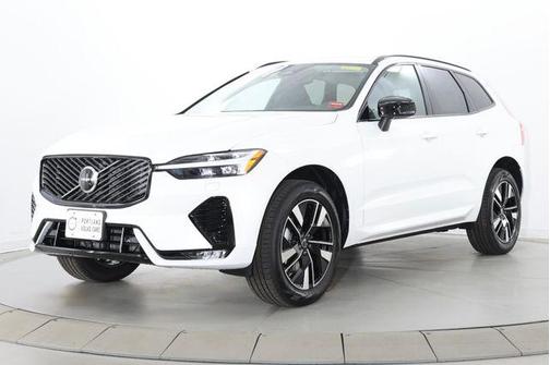 Crystal White Metallic 2026 Volvo XC60 B5 Core