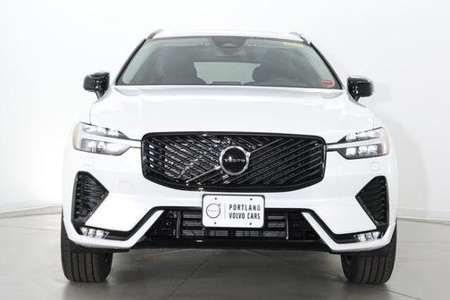 Crystal White Metallic 2026 Volvo XC60 B5 Core