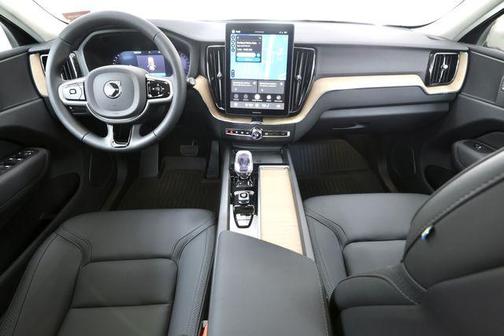 Crystal White Metallic 2026 Volvo XC60 B5 Core