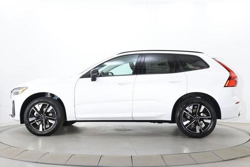 Crystal White Metallic 2026 Volvo XC60 B5 Core