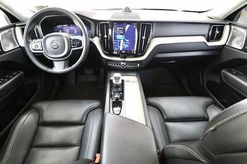 2022 Volvo XC60 Recharge Plug-In Hybrid T8 Inscription