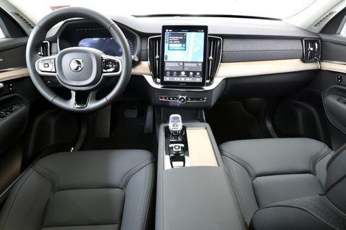 Onyx Black Metallic 2026 Volvo XC90 Core, B5 AWD Gas (mild hybrid), Gasoline, Bright, 7 Seats