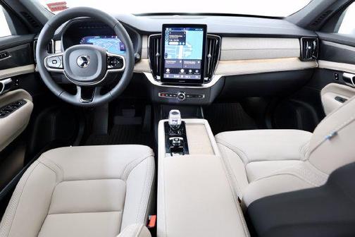 Col73600 2027 Volvo XC90 Plus