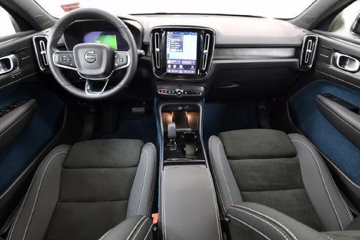 Crystal White Metallic 2023 Volvo C40 Recharge Pure Electric Twin Ultimate