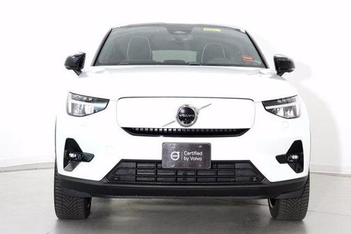 Crystal White Metallic 2023 Volvo C40 Recharge Pure Electric Twin Ultimate