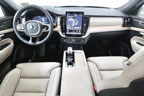 2026 Volvo XC90 Plug-In Hybrid T8 Ultra Dark Theme 7-Seater