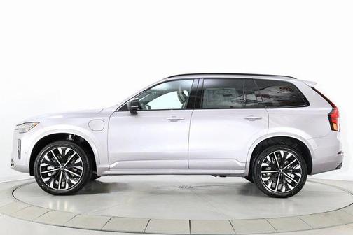 2026 Volvo XC90 Plug-In Hybrid T8 Ultra Dark Theme 7-Seater