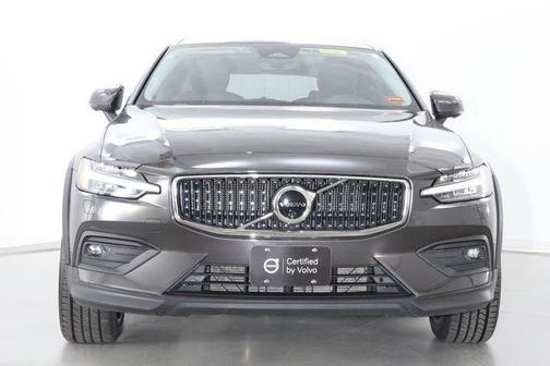 Platinum Grey 2025 Volvo V60 Cross Country Plus, B5 AWD Gas (mild hybrid)