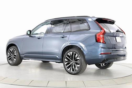 2026 Volvo XC90 B6 Ultra Dark Theme 6-Seater