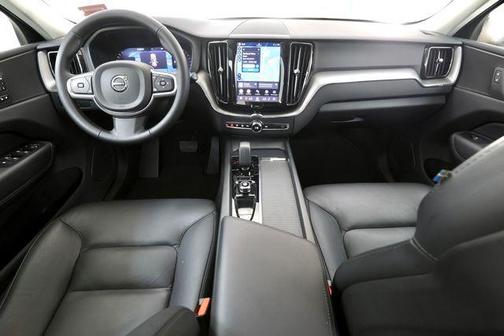 Silver Dawn Metallic 2025 Volvo XC60 B5 Core