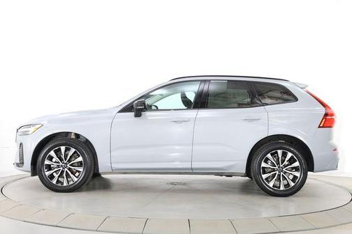 Vapour Grey Metallic 2025 Volvo XC60 B5 Core