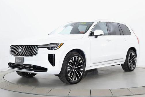 Crystal White 2025 Volvo XC90 B6 Plus 7-Seater
