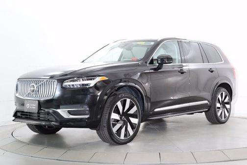 Onyx Black Metallic 2025 Volvo XC90 Plug-In Hybrid T8 Core 7-Seater