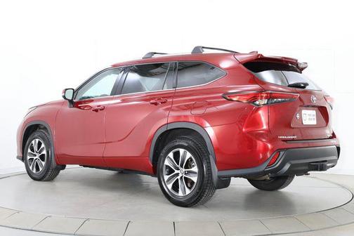 Ruby Flare Pearl 2021 Toyota Highlander XLE