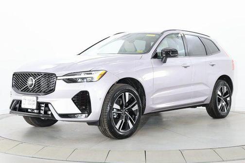 Aurora Silver 2026 Volvo XC60 B5 Plus