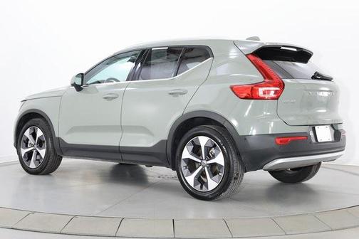 2025 Volvo XC40 B5 Plus Bright Theme