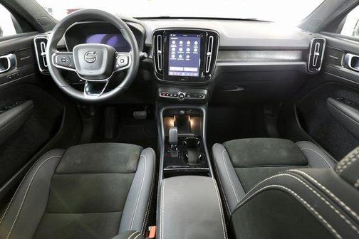 Silver Dawn Metallic 2023 Volvo XC40 Recharge Pure Electric Twin Ultimate