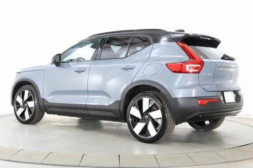 Silver Dawn Metallic 2023 Volvo XC40 Recharge Pure Electric Twin Ultimate
