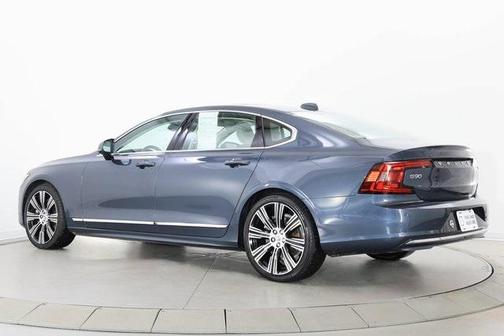 2023 Volvo S90 B6 Plus
