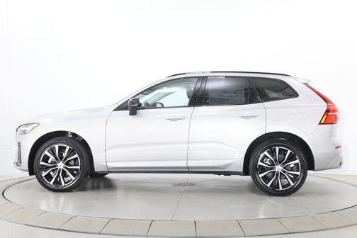 Silver Dawn Metallic 2025 Volvo XC60 B5 Plus