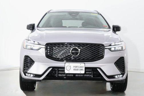 Aurora Silver 2026 Volvo XC60 B5 Plus