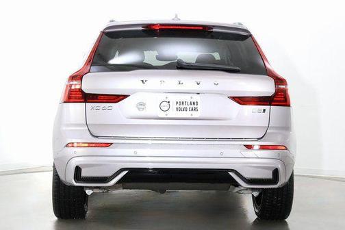 Aurora Silver 2026 Volvo XC60 B5 Plus