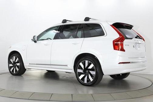 2024 Volvo XC90 Recharge Plug-In Hybrid T8 Plus Bright Theme 7-Seater