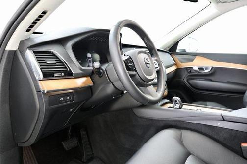 2024 Volvo XC90 Recharge Plug-In Hybrid T8 Plus Bright Theme 7-Seater