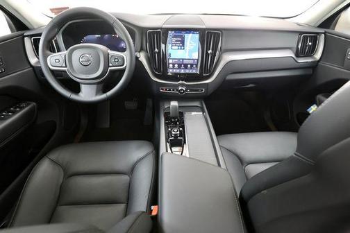 Platinum Grey 2025 Volvo XC60 B5 Core