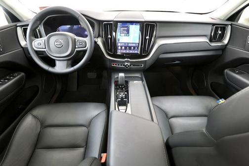 Silver Dawn Metallic 2025 Volvo XC60 B5 Core