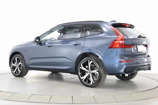 2025 Volvo XC60 Plug-In Hybrid T8 Ultra