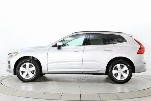 2022 Volvo XC60 B5 Momentum