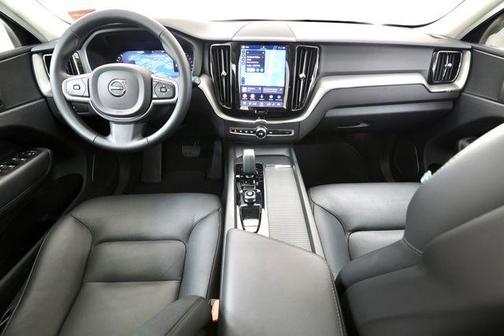 Silver Dawn Metallic 2025 Volvo XC60 B5 Core