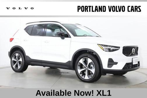 Crystal White 2026 Volvo XC40 Core, B5 AWD Gas (mild hybrid), Dark