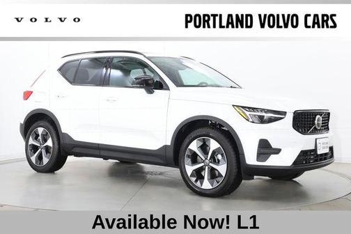 Crystal White 2026 Volvo XC40 Core, B5 AWD Gas (mild hybrid), Dark