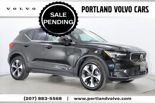 Onyx Black 2025 Volvo XC40 B5 Plus Bright Theme