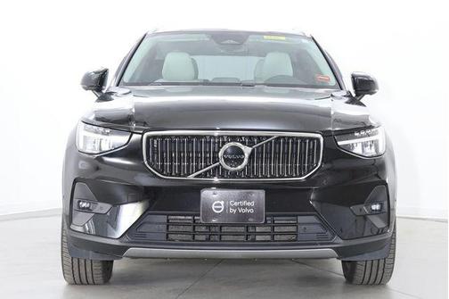 Onyx Black 2025 Volvo XC40 B5 Plus Bright Theme