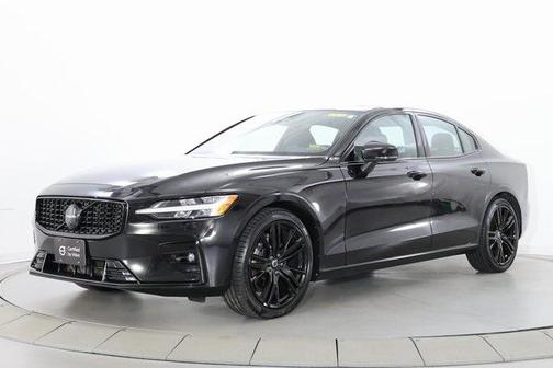 2023 Volvo S60 B5 Plus Black Edition