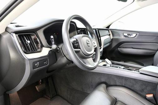2022 Volvo XC60 B6 Inscription