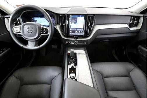 Onyx Black Metallic 2025 Volvo XC60 B5 Plus