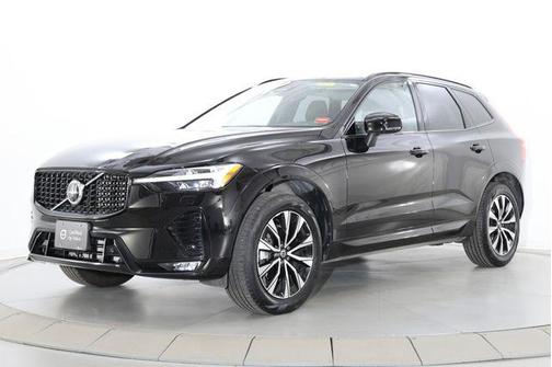 Onyx Black Metallic 2025 Volvo XC60 B5 Plus
