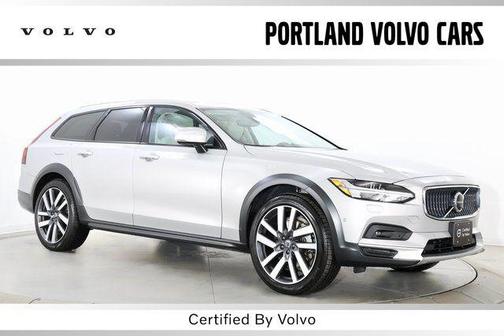 2025 Volvo V90 Cross Country Ultra, B6 AWD Gas (mild hybrid)