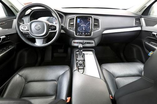 Crystal White Metallic 2021 Volvo XC90 T5 Momentum
